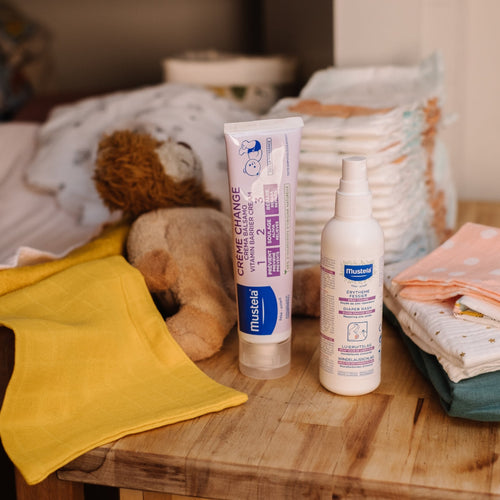 Esenciales para el cambio de pañal: pañales, crema bálsamo y spray cambio de pañal. - Mustela España - 1