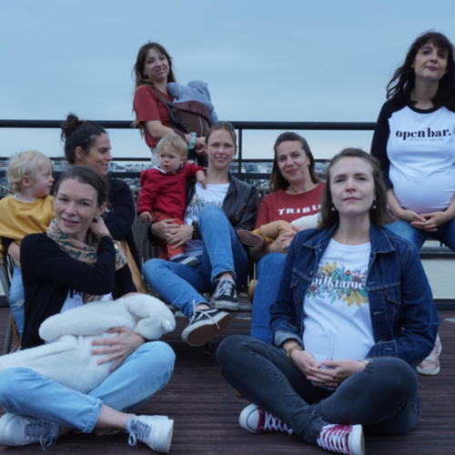 Día de la Mujer (8M): sororidad, conciliación y autocuidado en maternidad - Mustela España - 1