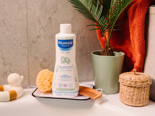 El gel de ducha suave de Mustela en tu baño listo para ser usado por toda la familia, gracias a su fórmula con aguacate bio - Mustela España - 7