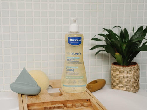 El envase de 500ml del Aceite de ducha y baño Stelatopia permite un uso familiar, desde el nacimiento - Mustela España - 7