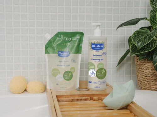 El eco-refill del Gel-champú Bio permite rellenar la botella una vez este vacía y limpia. - Mustela España - 4